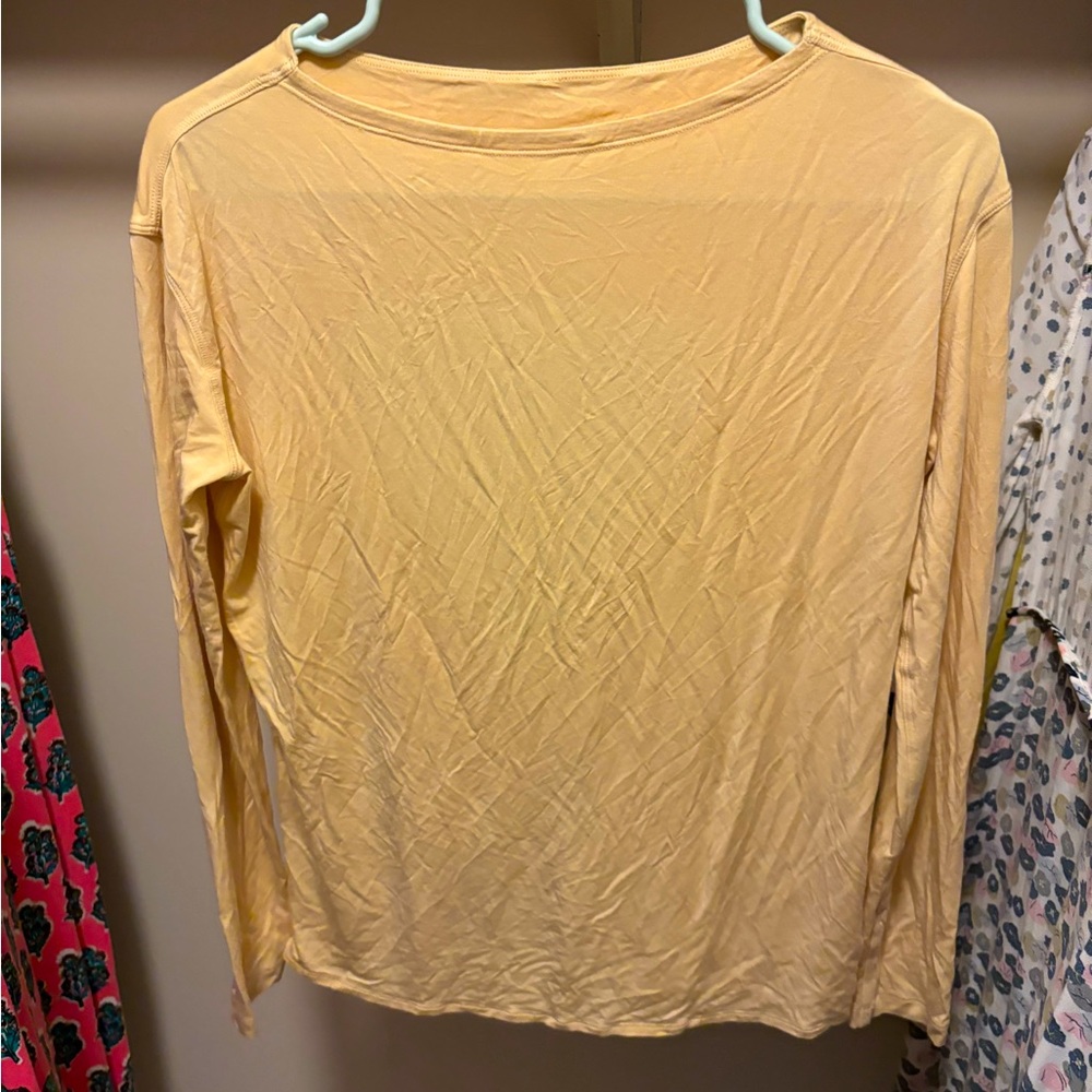 Lululemon open back top size m-l
